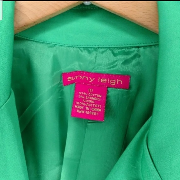 Blazer - Picture 3 of 3